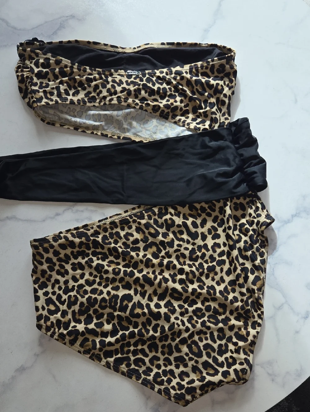 DKNY Animal Leopard Print Cut-Out Bandeau One-Piece Swimsuit Strapless Sz 10 NWT - Picture 5 of 8